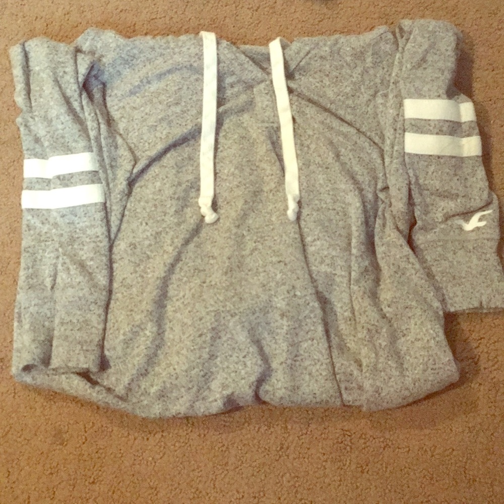 Long sleeve grey shirt